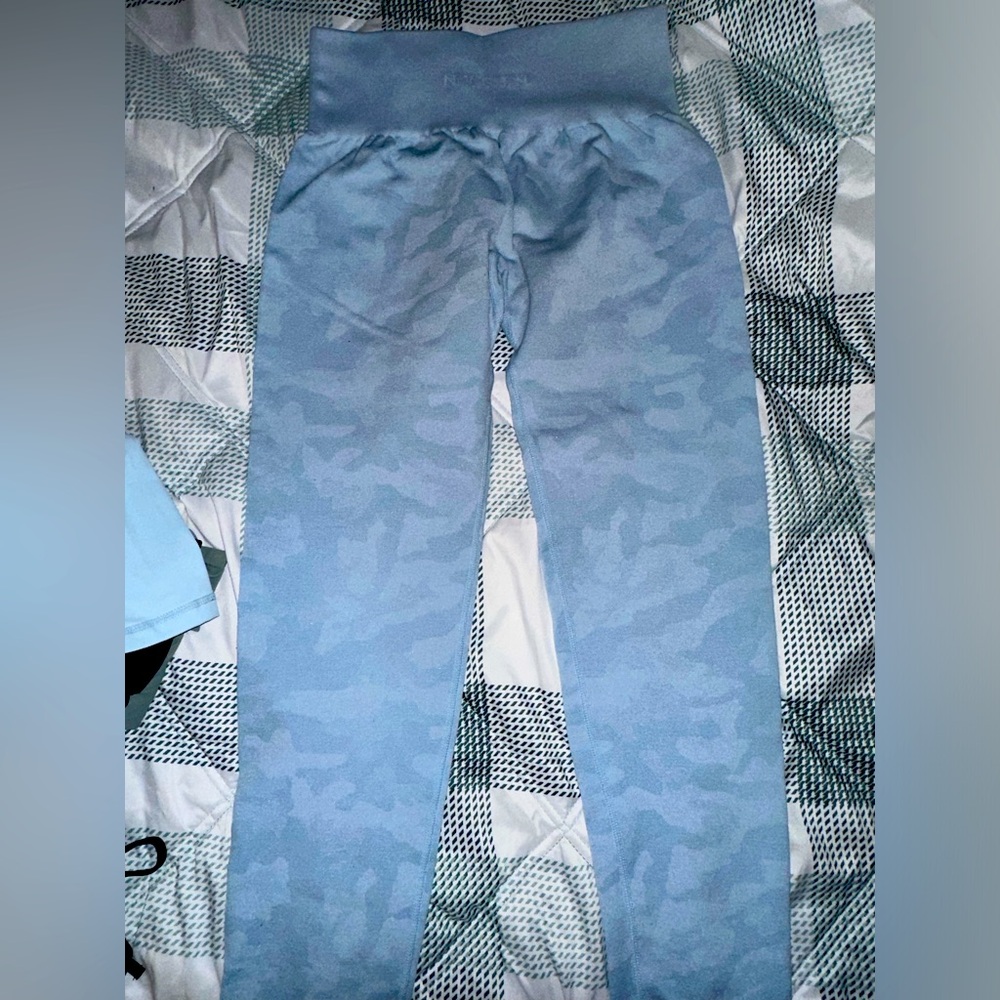 Grey camo seamless leggings, medium
